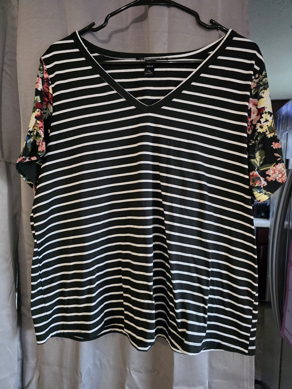 3 - Size 1X Women's Blouses - Picture 4 of 7